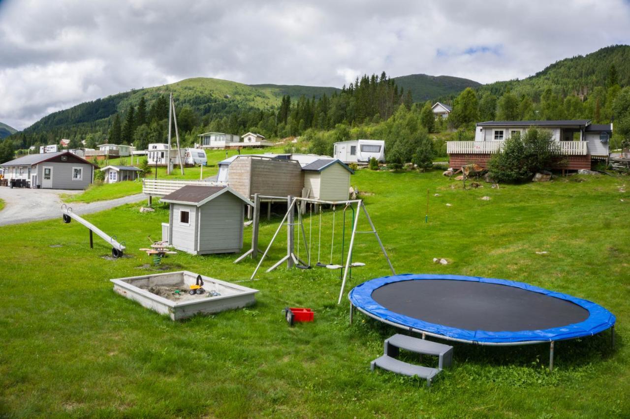 Hotel Smordal Hytteutleie Og Camping Nordfjordeid Exterior foto