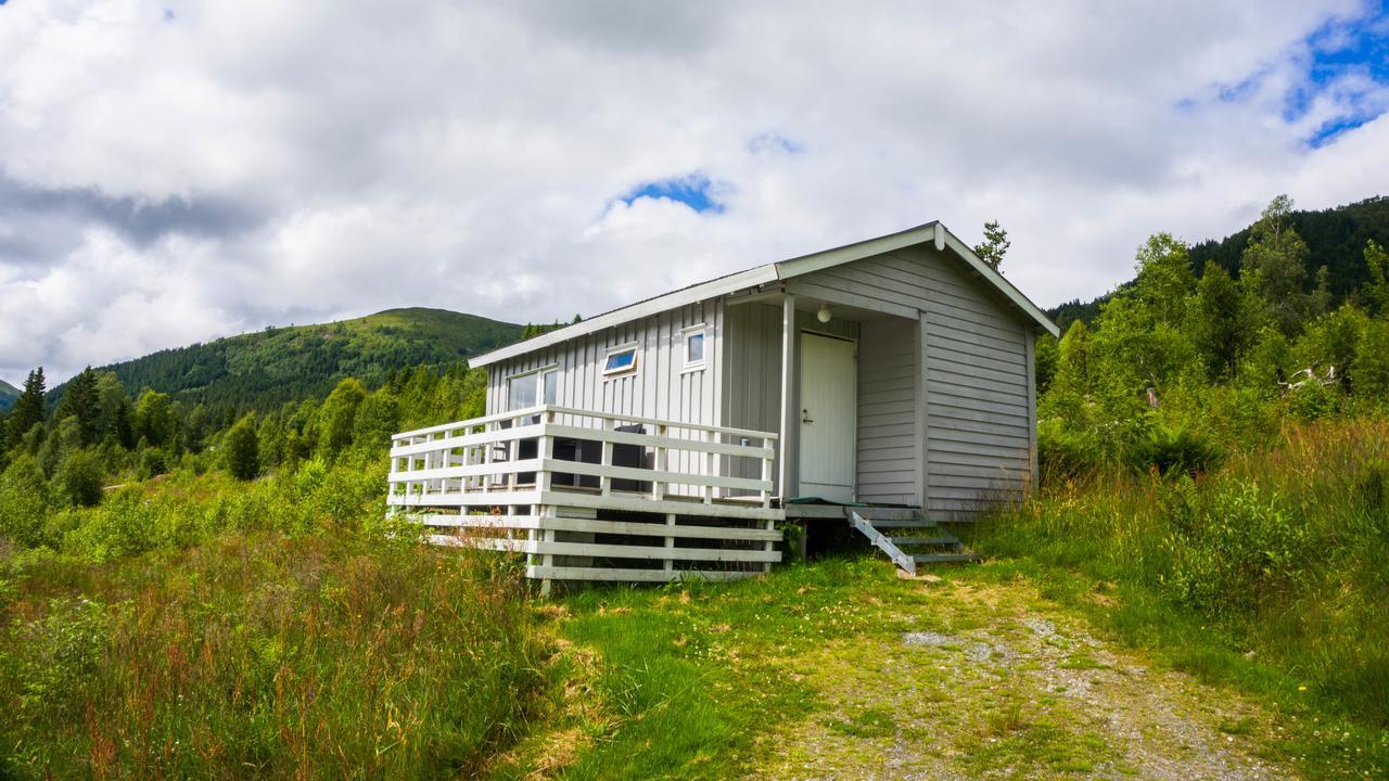 Hotel Smordal Hytteutleie Og Camping Nordfjordeid Exterior foto